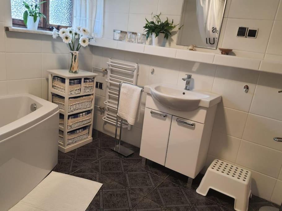 Komfortowy Nad Zalewem Sulejowskim Apartment *